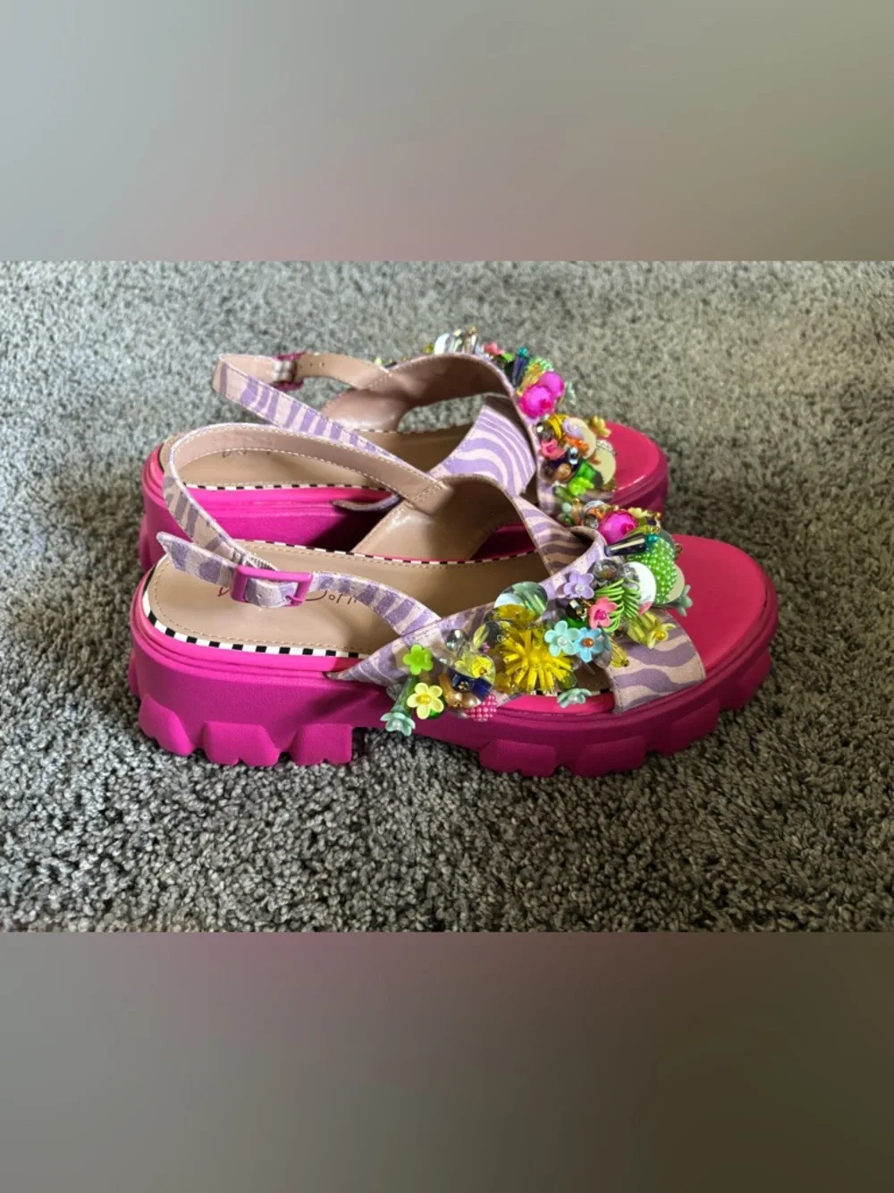 Betsey Johnson Women's Frankee Heeled Sandal. Size 6 1/2 - Picture 5 of 5